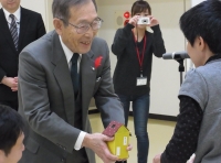 秋田県知的障害者福祉協会の皆さんから今年も「ＮＨＫ歳末たすけあい」に募金をいただきました！